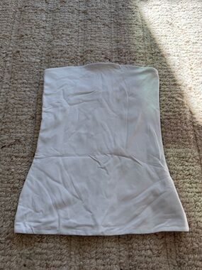 Aritzia Babaton Contour White Strapless Bandeau